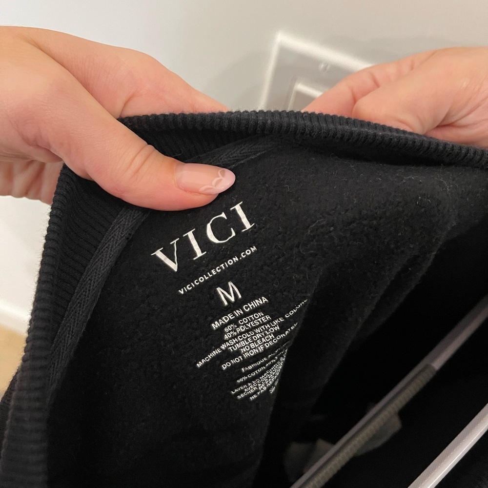 Vici - Medium - Baseball Cap And Pullover - image 3